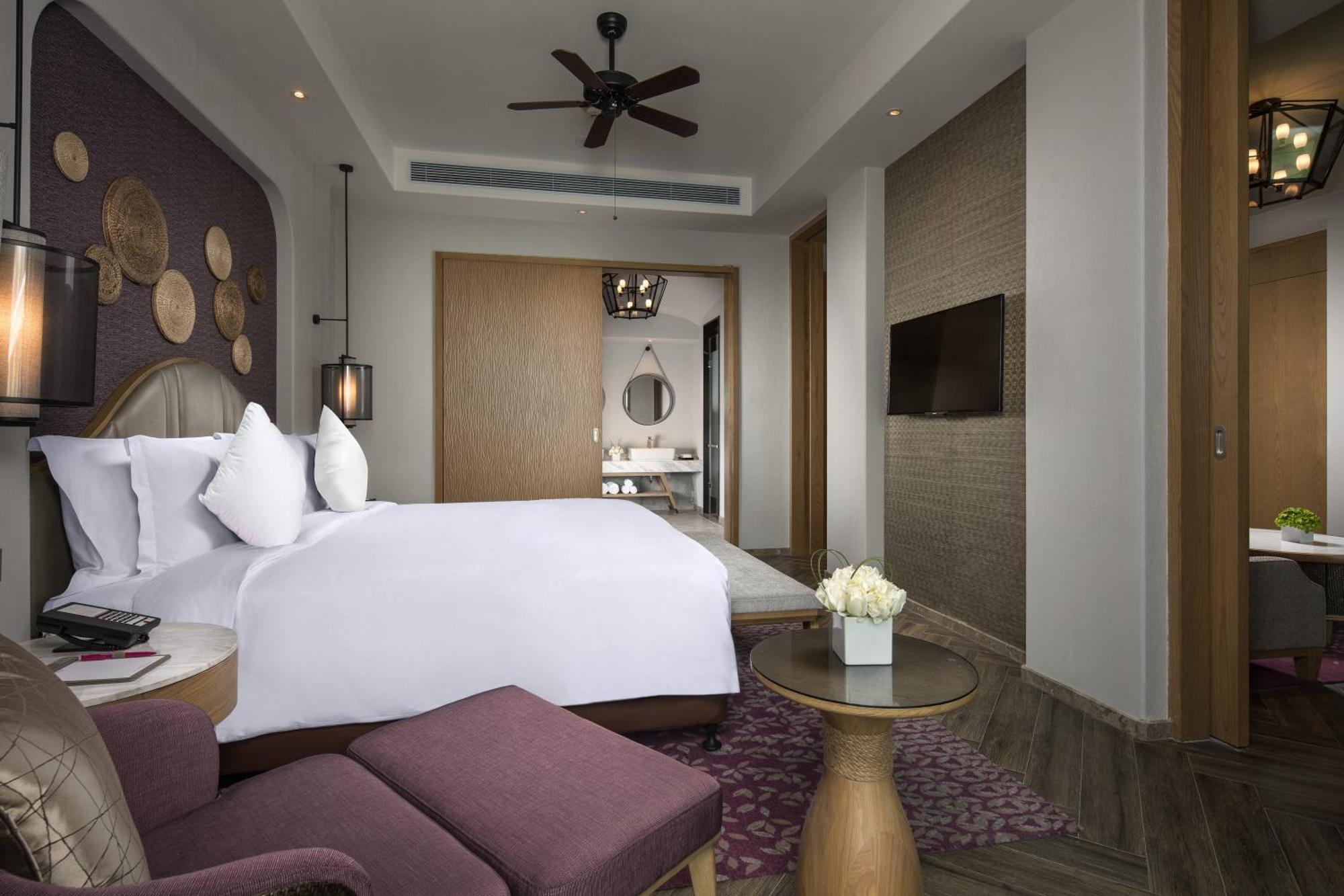 Crowne Plaza Qingdaoorientalmoviemetropolis By Ihg Hotell Exteriör bild