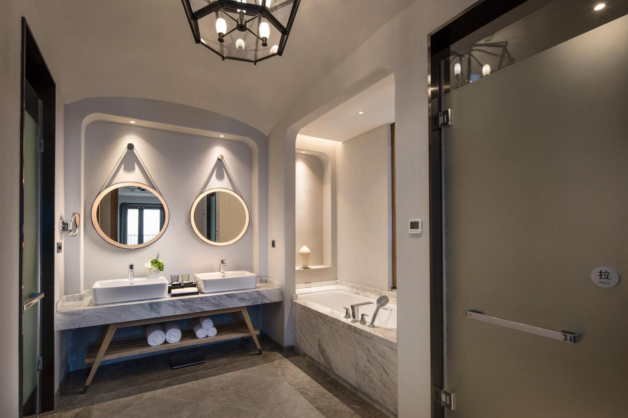 Crowne Plaza Qingdaoorientalmoviemetropolis By Ihg Hotell Exteriör bild