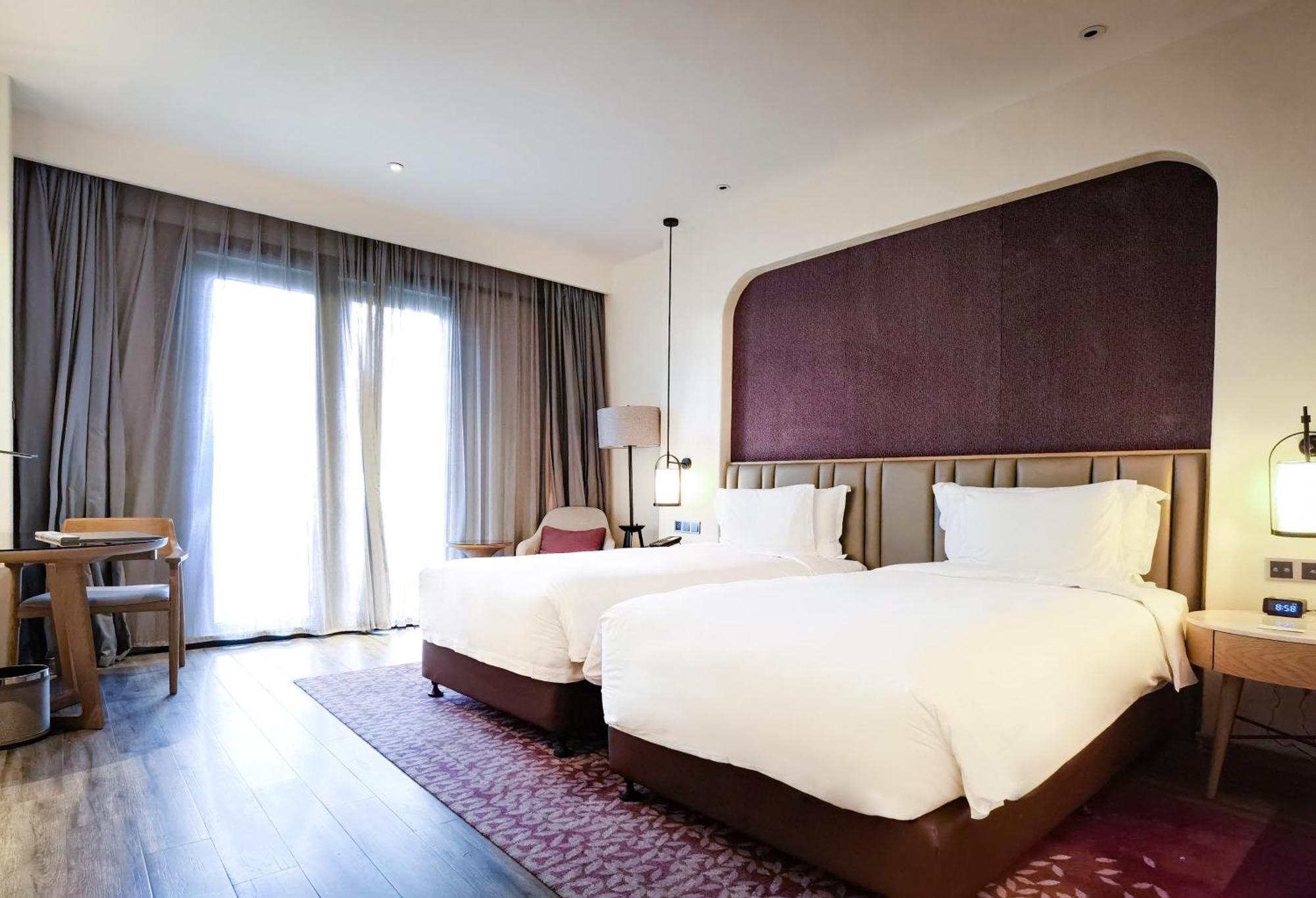Crowne Plaza Qingdaoorientalmoviemetropolis By Ihg Hotell Exteriör bild