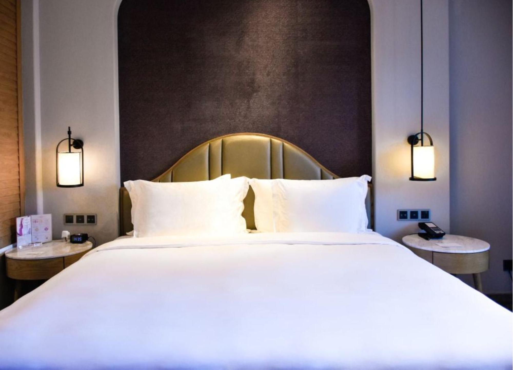 Crowne Plaza Qingdaoorientalmoviemetropolis By Ihg Hotell Exteriör bild